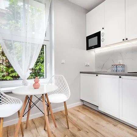 Apartament Hallera *