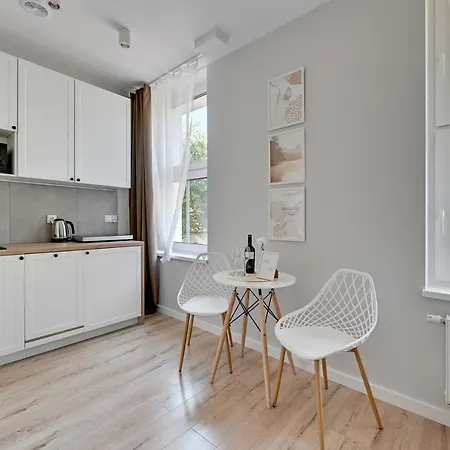 Apartament Hallera *