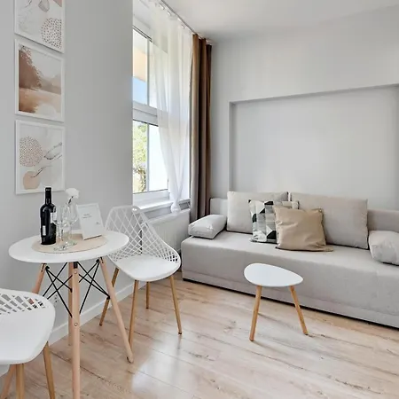 Hallera アパート *